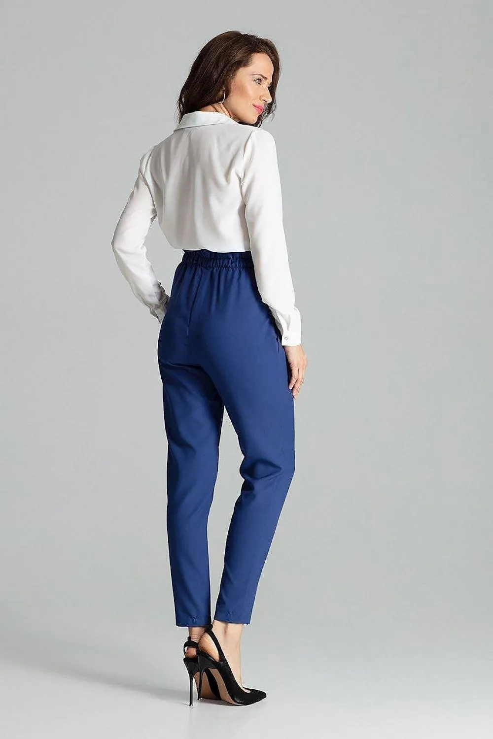 Chic Beige Trousers with Glamorous Golden Buckle - Comfortable Style