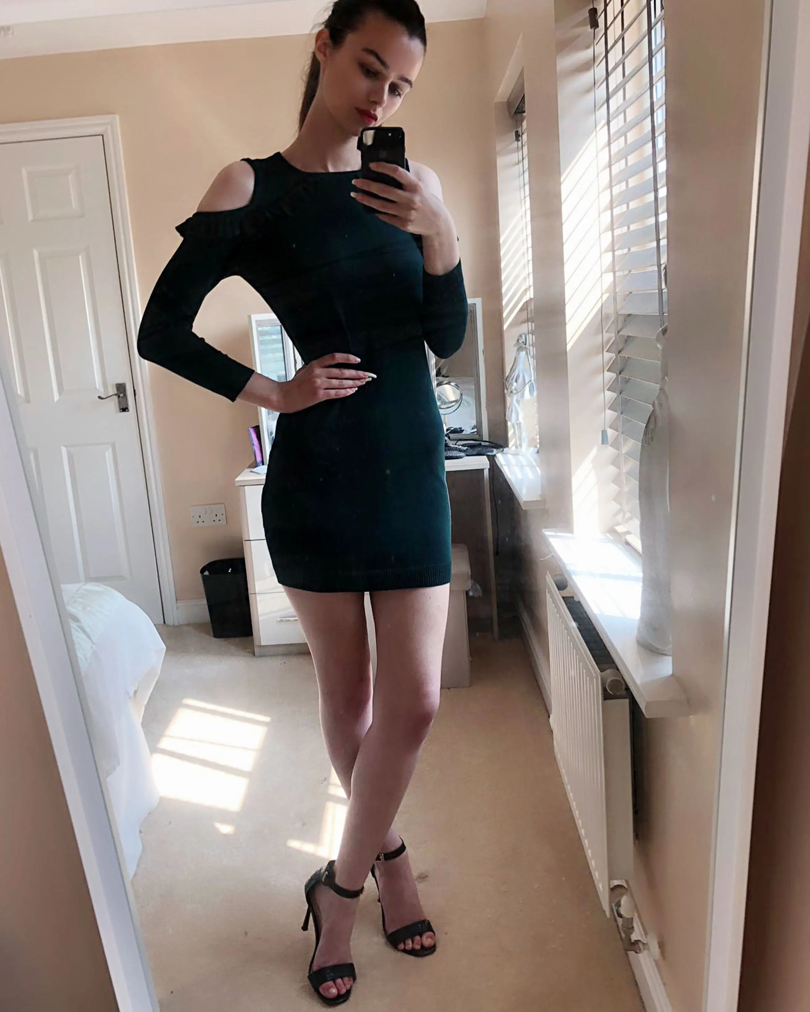 Frilled Cold Shoulder bodycon dress (Green)