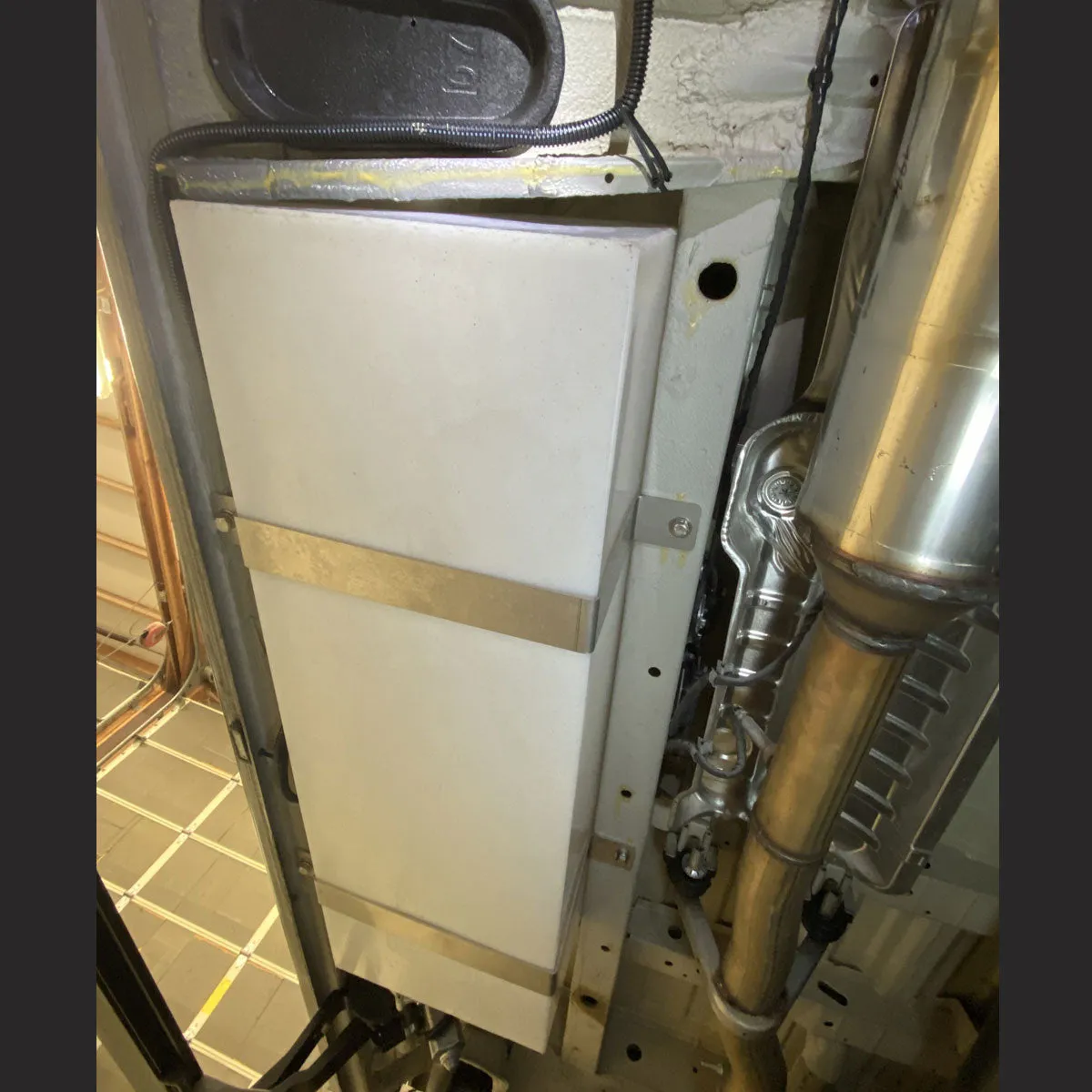 Northwest Conversions (SP-UC-11) 11 GALLON SPRINTER UNDERCARRIAGE WATER TANK